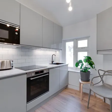 Stairway To Heaven - Fitzrovia - By Frankie Says Apartment London Exterior photo
